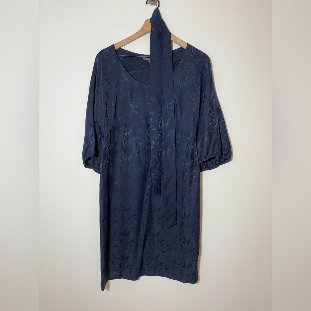 Vince Navy Blue Silk Floral Pattern Dress, Size Small With Tie